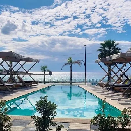 Jonium Hotel 4*