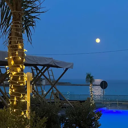 Hotel Jonium 4*
