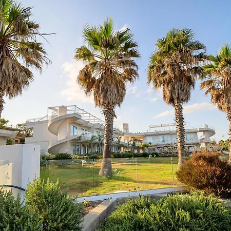 Jonium - Amazing Sea View And Swimming Pool Hotel Pulsano